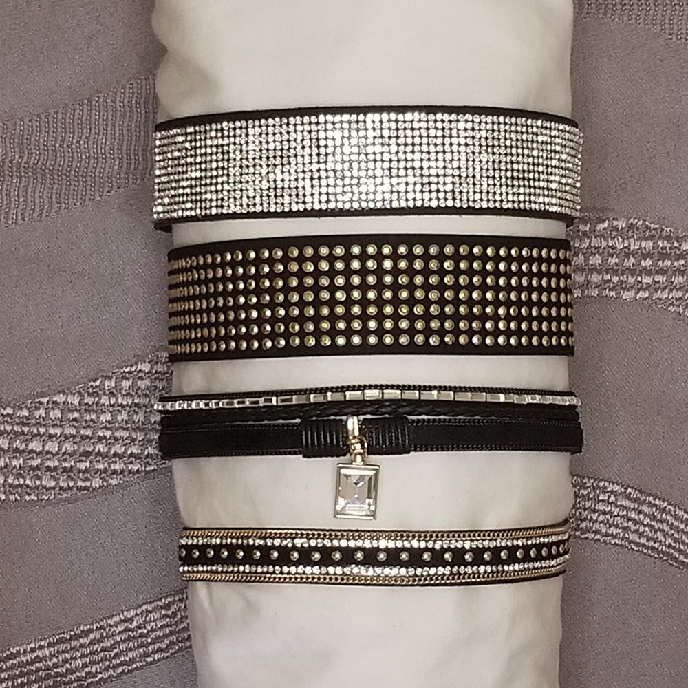 Set of 4 new choker necklaces